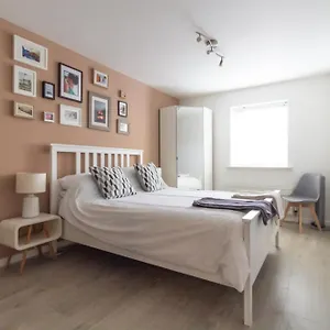 https://spacious-central-family-apartment.cambridgehotelsuk.com